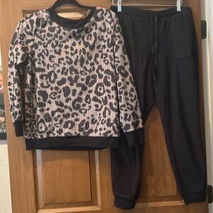 Vera Wang Lounge/PJ’s